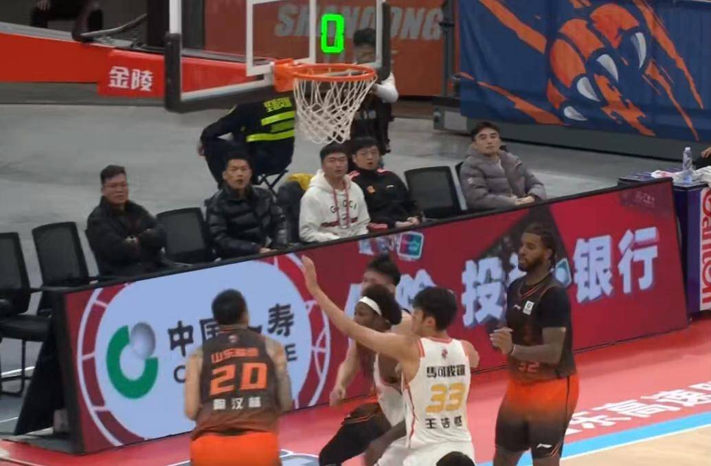 开云APP-赛地聚焦：CBA常规赛国际比赛日热度飙升；山东男篮强势反弹；管理层满意；身体对抗强度拉满的简单介绍