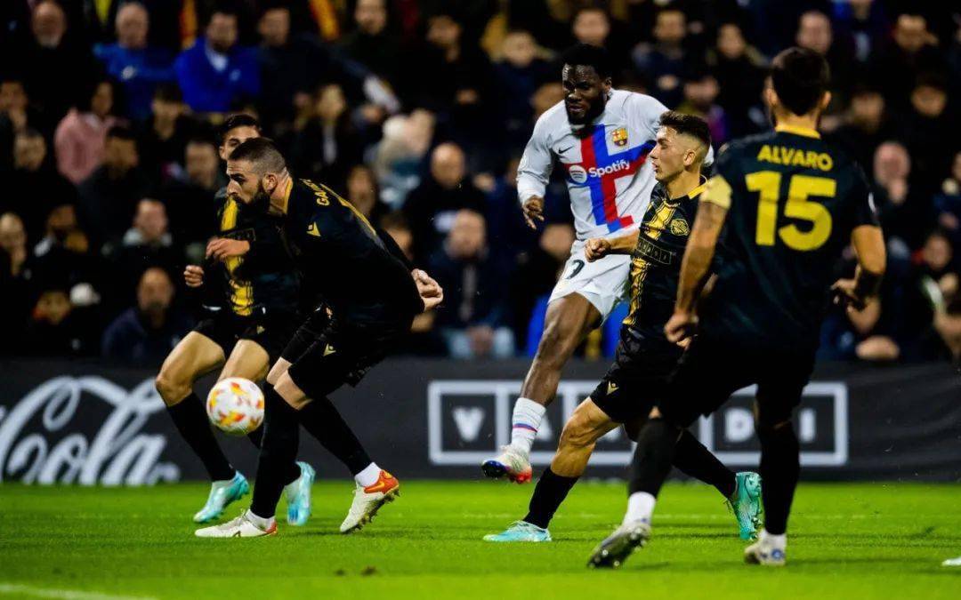 开云入口-冲刺阶段体能课后，纽约尼克斯门线救险备战国王杯，目标明确，更衣室氛围转暖的简单介绍